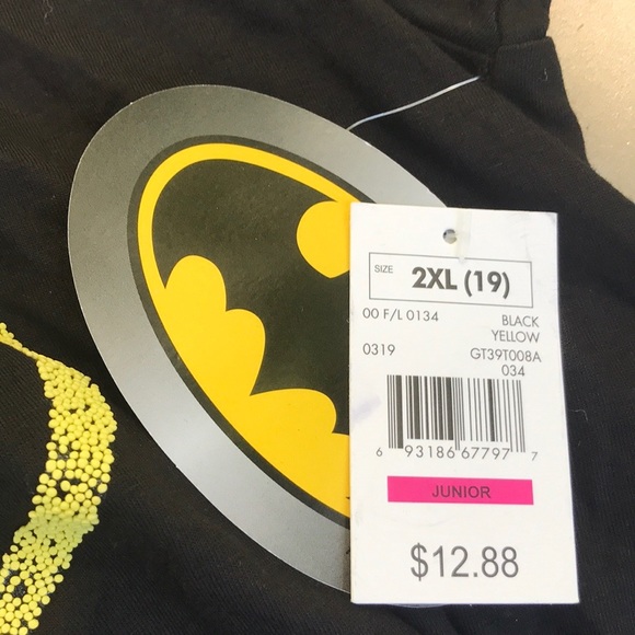 NWT Batman Beaded Logo Tee 2 Interchangeable Capes - Picture 4 of 16